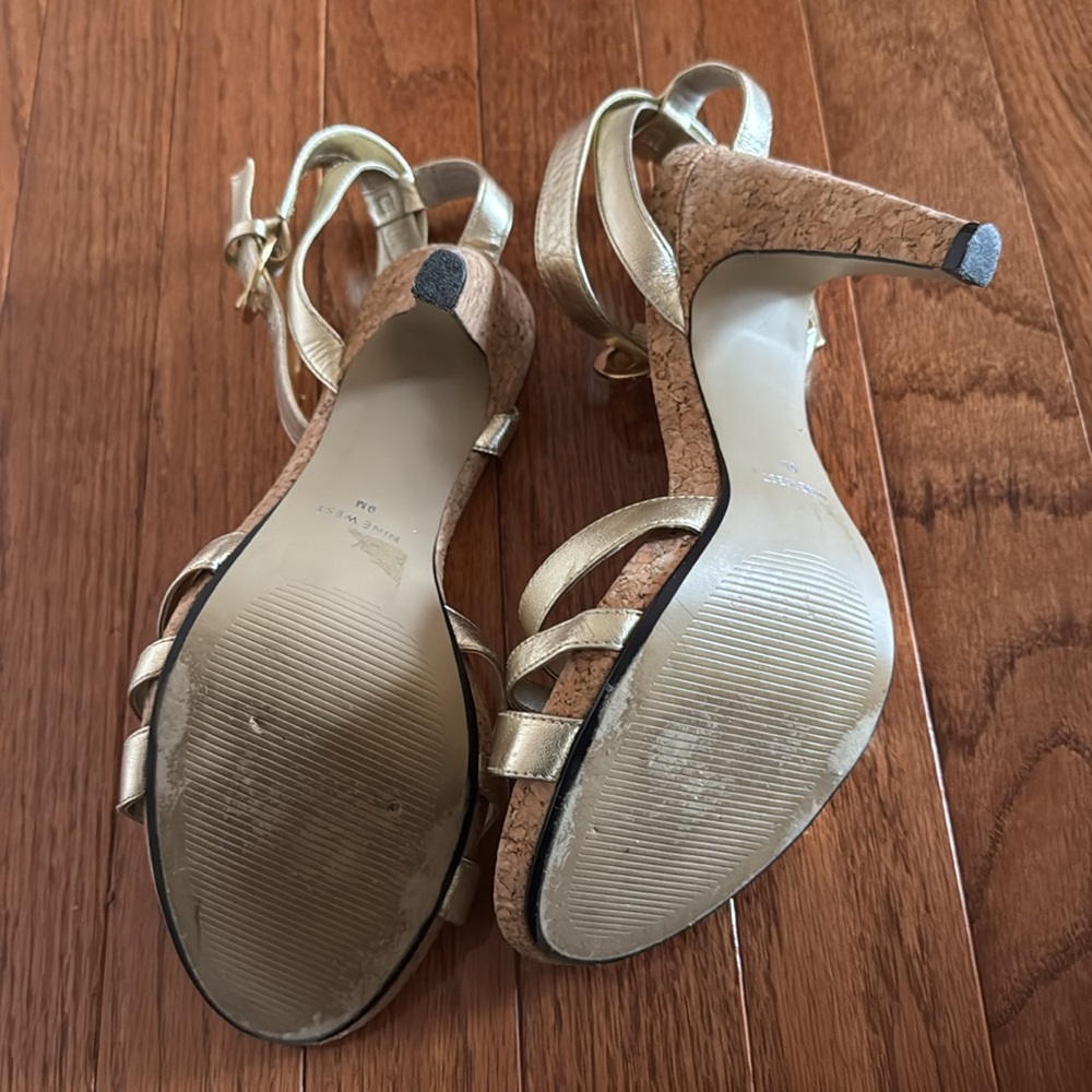 🎉Nine West: Gold Strappy Women's Sandals(Size 9)🎉 - Picture 5 of 5